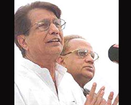 நம்பிக்கை வாக்கெடுப்பு: எதிர்த்து வாக்களிக்க அஜீத் சிங் கட்சி முடிவு